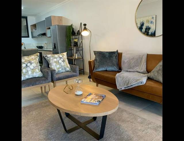 2 BEDROOM PROPERTY TO RENT IN VREDEKLOOF HEIGHTS
